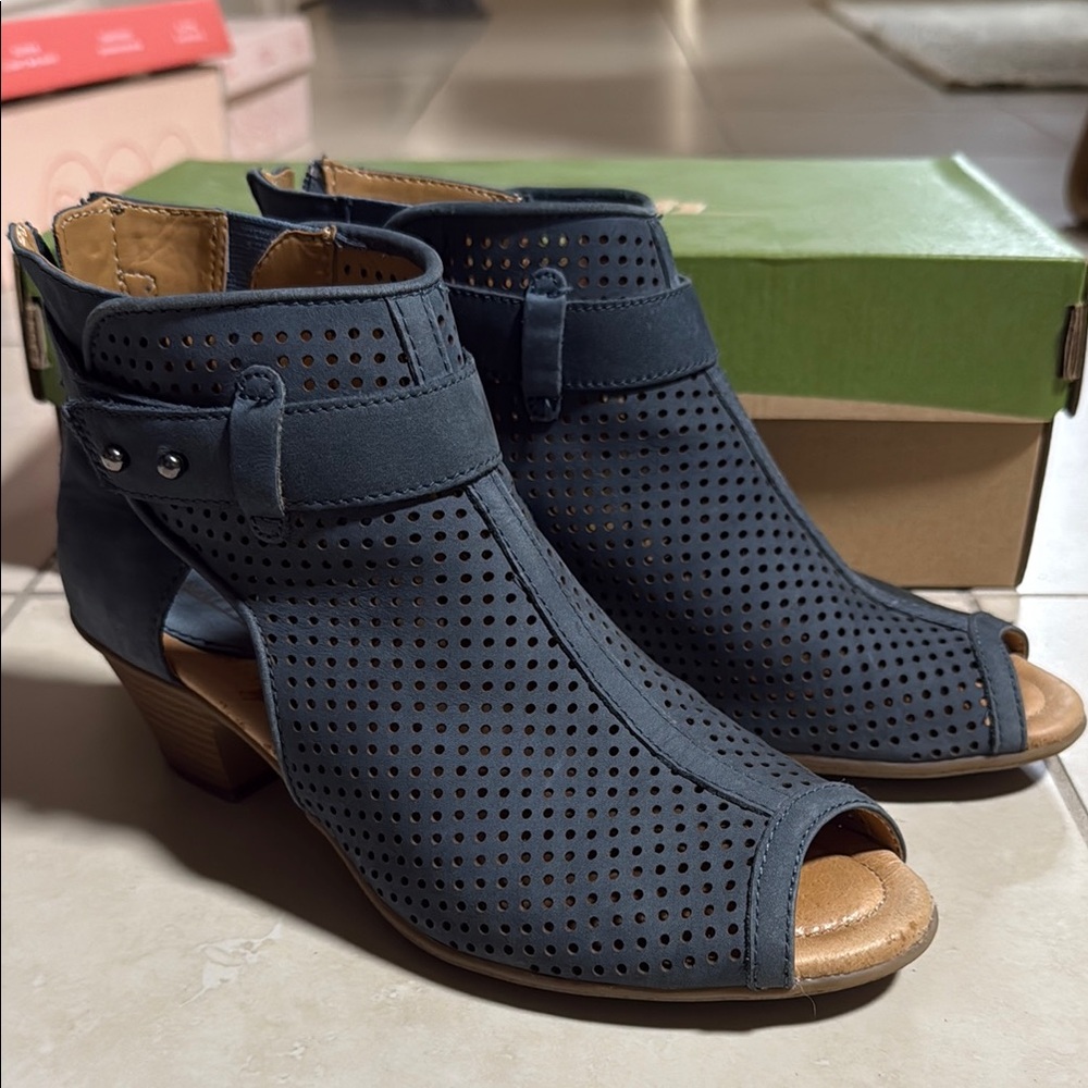 Earth Stylish Navy Peep-Toe Ankle Boots